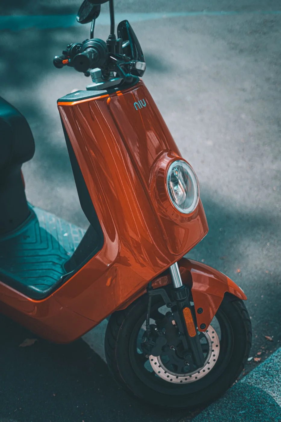 Motor Listrik dan Keselamatan Bonceng Anak: Apa yang Berbeda?